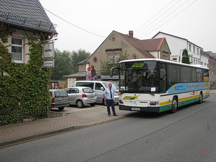 01_Maik_laedt_ein_FE