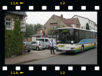 01_Maik_laedt_ein_mini