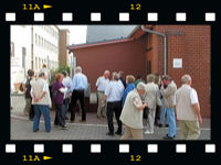 08_Sammeln_vor_dem_Museum_mini
